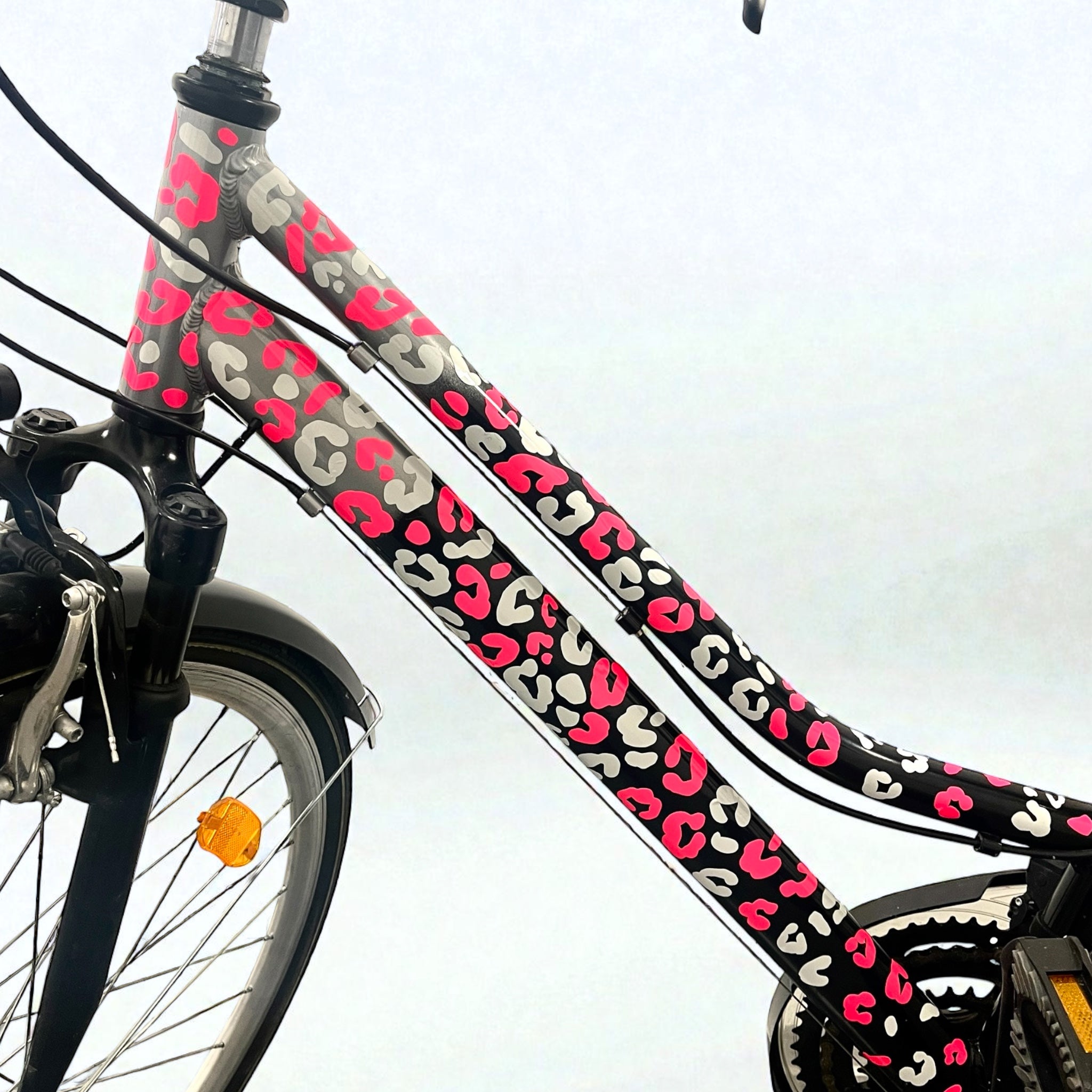 Reflektierende und Neon Fahrradaufkleber Leopard Muster - Sicherheitssticker für Fahrrad Helm Roller