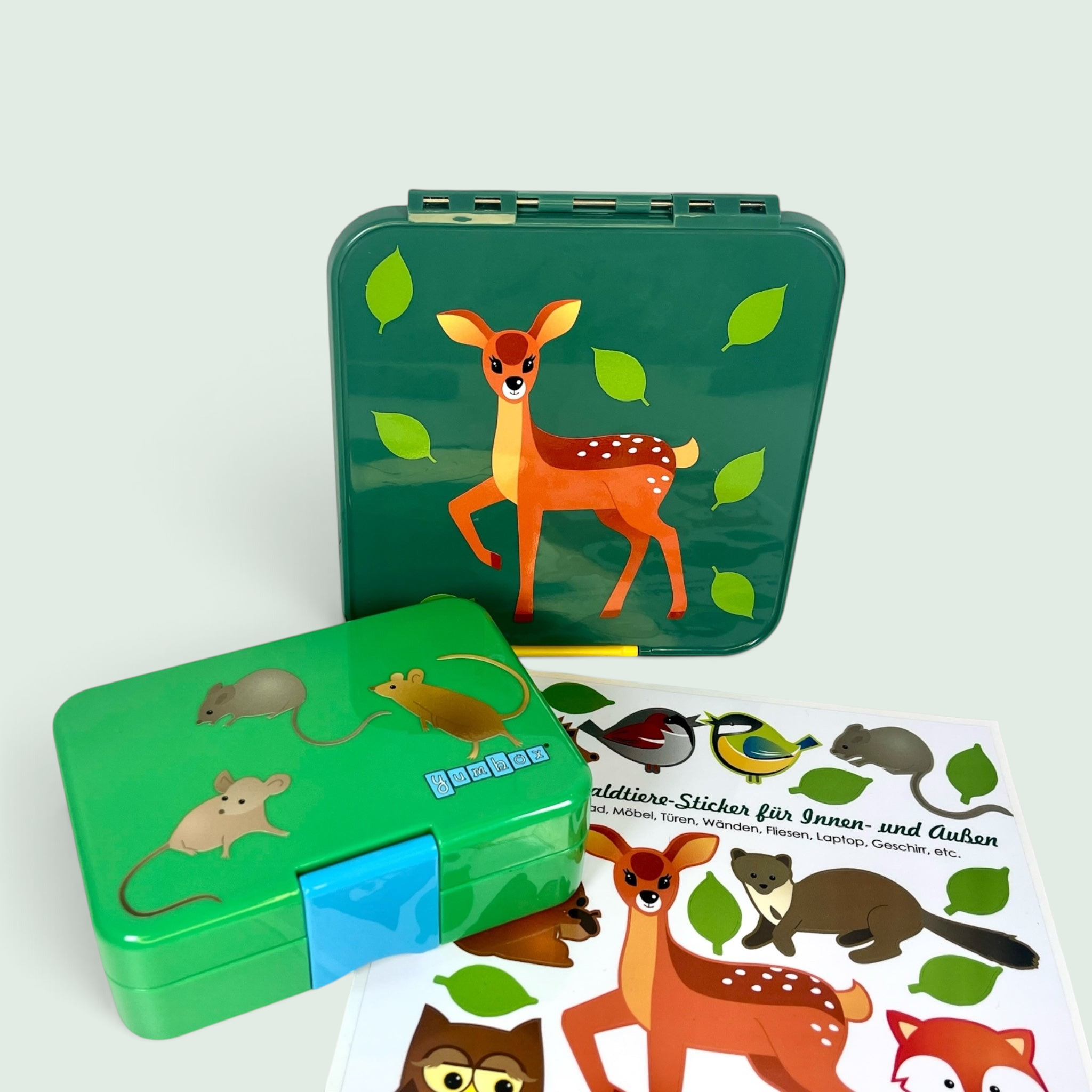 Jabalou Sticker mit Waldtieren auf grünen Lunchboxen und einem A4-Bogen, wetterfest und spülmaschinenfest